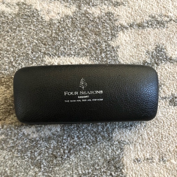 Four Seasons Mirrored Oversize Sunglasses - Picture 9 of 10